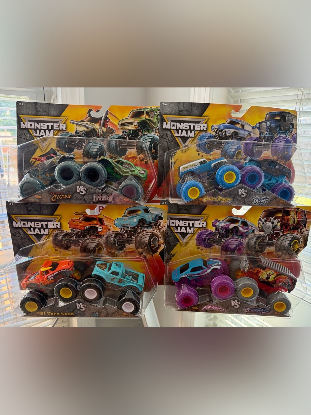 Monster Jam 1.64 serie 34 Kraken/Pirate’s Curse/Grave Digger/El toro Loco